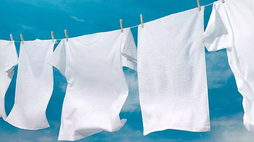 Узнайте, как отбелить белую футболку от желтизны в домашних условиях. Проверенные способы: содой, перекисью, лимонной кислотой. Инструкция, меры предосторожности, что делать если ничего не помогает.